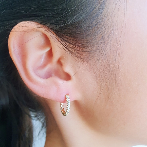 18ct Gold Plated Twisted Huggie Hoop Earrings - Picture 4 of 5